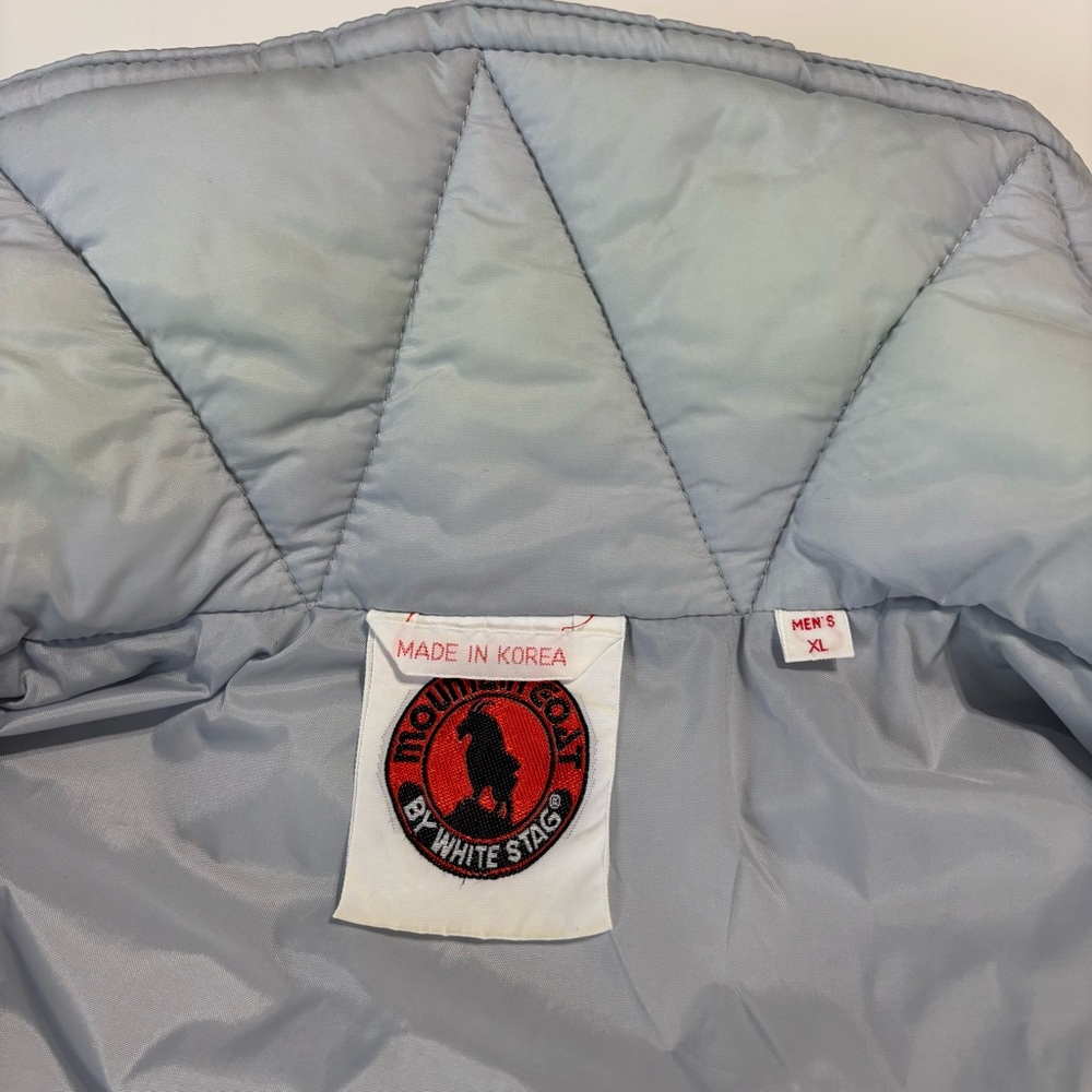 Men's Tri-Color Quilted Vest - Picture 6 of 8